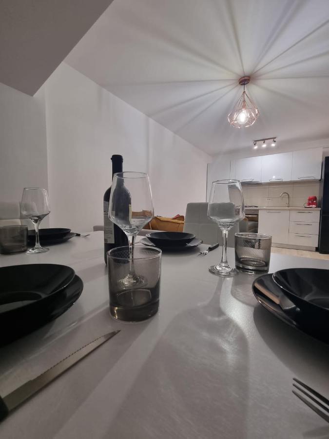 Apartamento Dreams Escape 2 Craiova Exterior foto